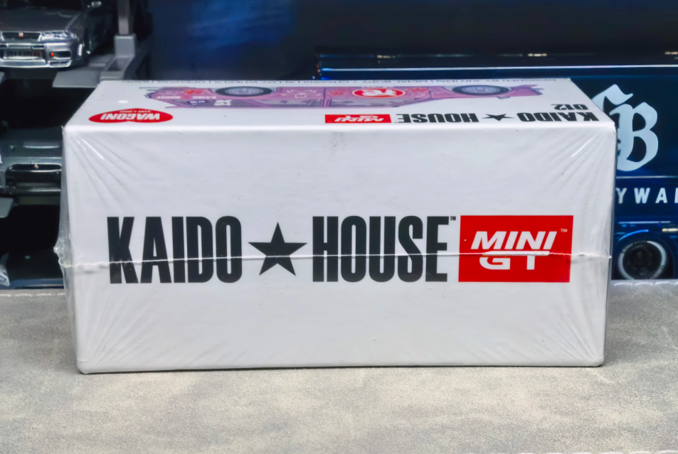 MINI GT Kaido House 012 Datsun 510 Wagon Sakura Pink 1:64 Chase