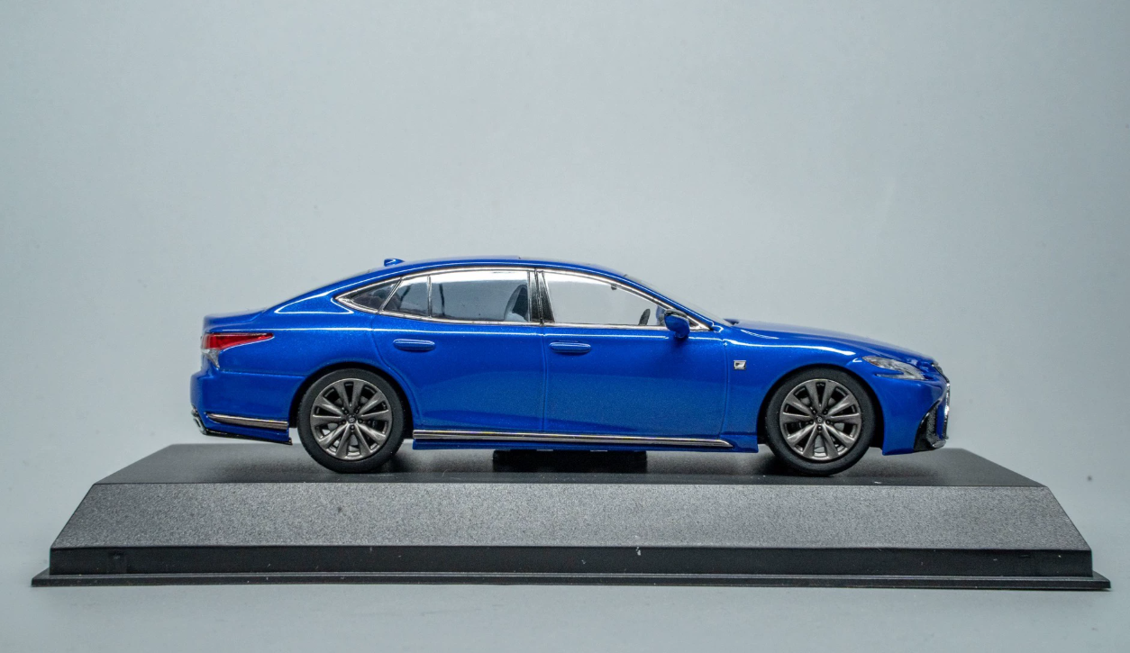 Kyosho 1/43 Lexus LS500 F Sport Blue Diecast Model