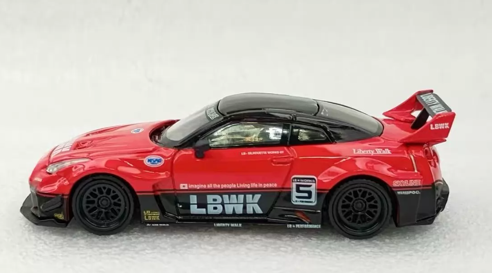 MINI GT 324 LB-Silhouette Nissan 35GT-RR Red / Black