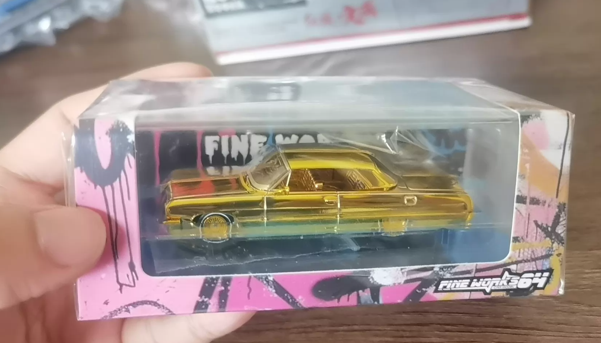 FineWorks 1/64 Chevy Impala Lowrider Gold Plated Poseable Model