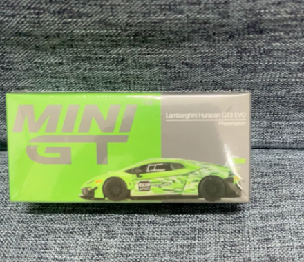 MINI GT 352 Lamborghini Huracan GT3 EVO Presentation Green 1/64