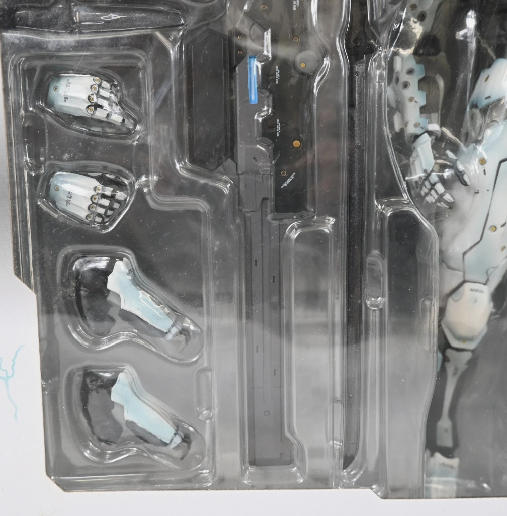 Play Arts Kai Metal Gear Rising Revengeance Raiden White Armor Figure