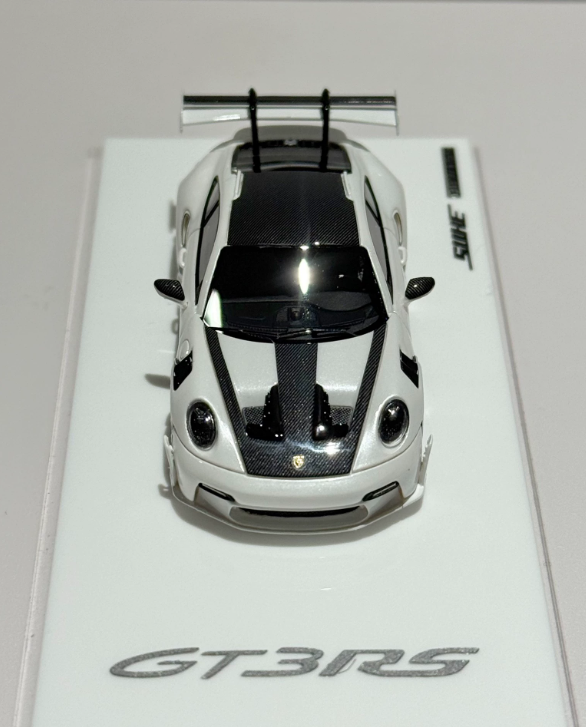 SUHE 1/64 Porsche 911 992 GT3 RS White Panda APAxpo LE 159
