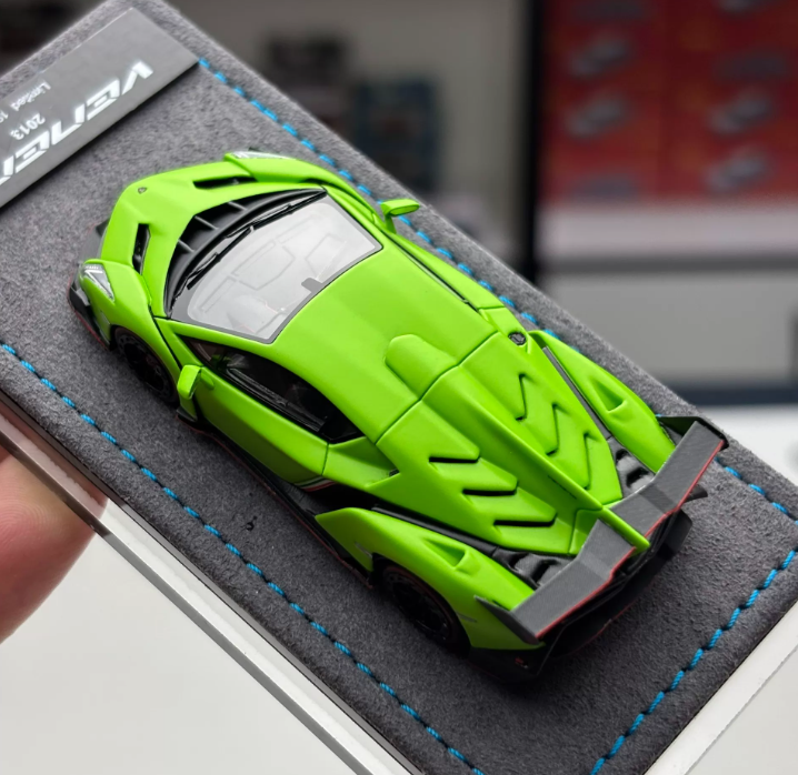 DMH x RW 1/64 Lamborghini Veneno Matte Green with Red Line