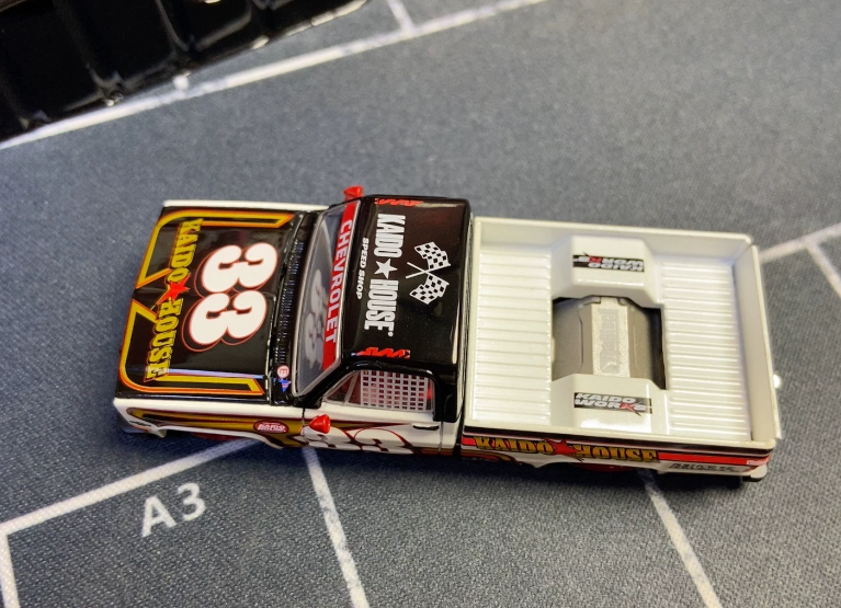 MINI GT 1/64 Chevy Silverado Kaido Intimidator V1 Diecast Car