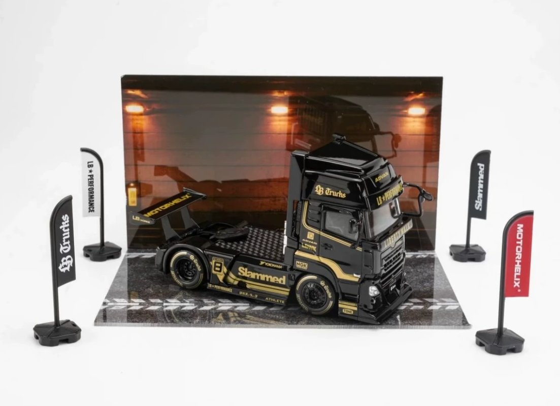 MOTORHELIX 1/64 LB-Trucks UD QUON Head Black Gold Foshan 299