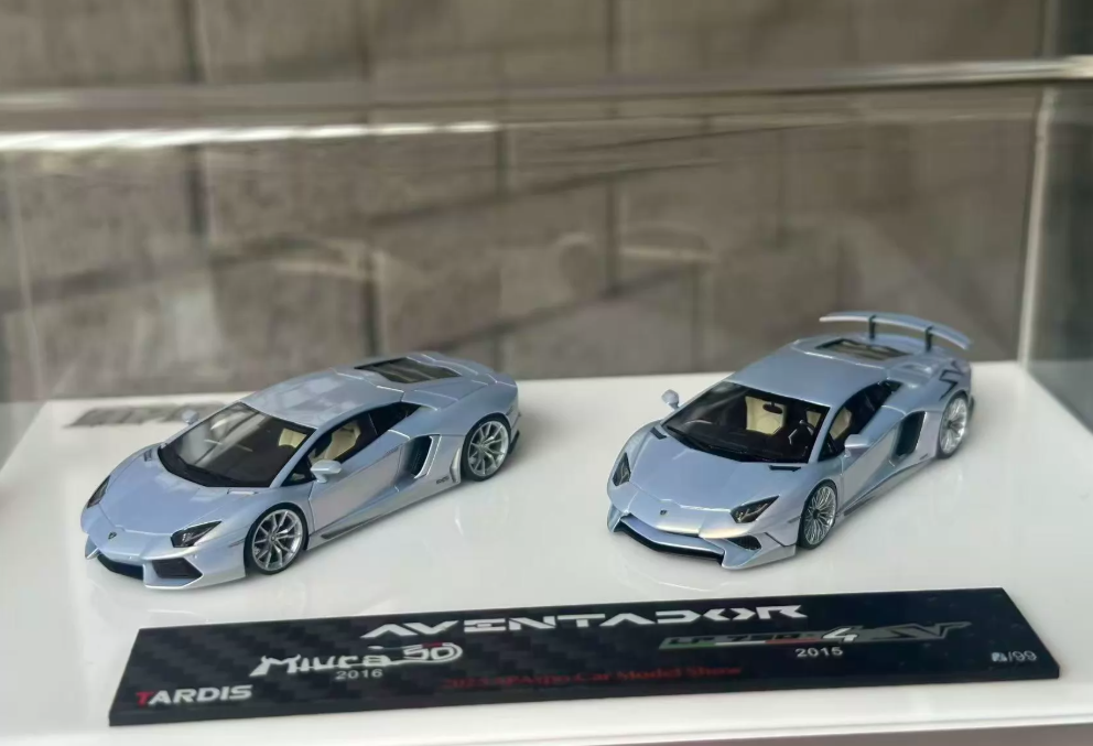 TARDIS 1/64 Lamborghini Aventador LP700 and LP750 SV Polarized Purple