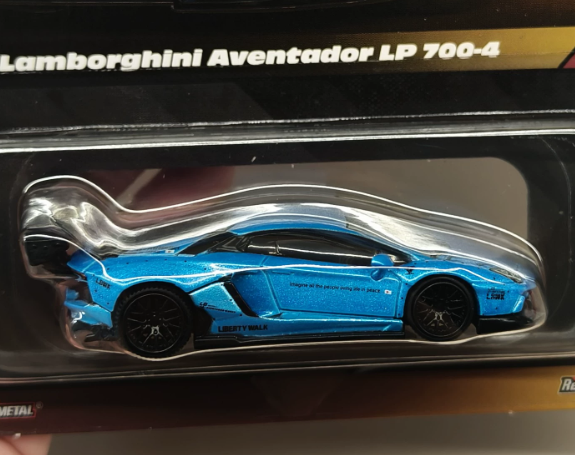 Hot Wheels Elite 64 LBWK Lamborghini Aventador LP 700-4 Blue Diecast