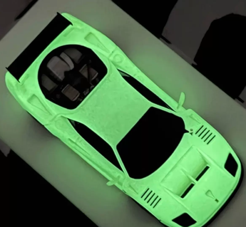 DMH 1:64 Ferrari F40 GTE Glow-in-the-Dark Green Resin Model