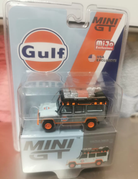 MINI GT Land Rover Defender 110 Gulf Clear Coat Chase 1/64