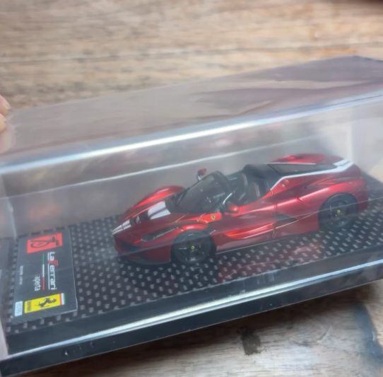 DMH 1/64 Ferrari LaFerrari Aperta Metallic Red Stripe Diecast