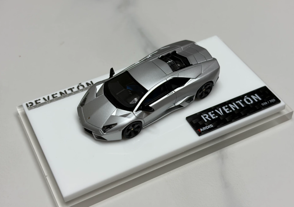 Tardis 1/64 Lamborghini Reventon Silver Model