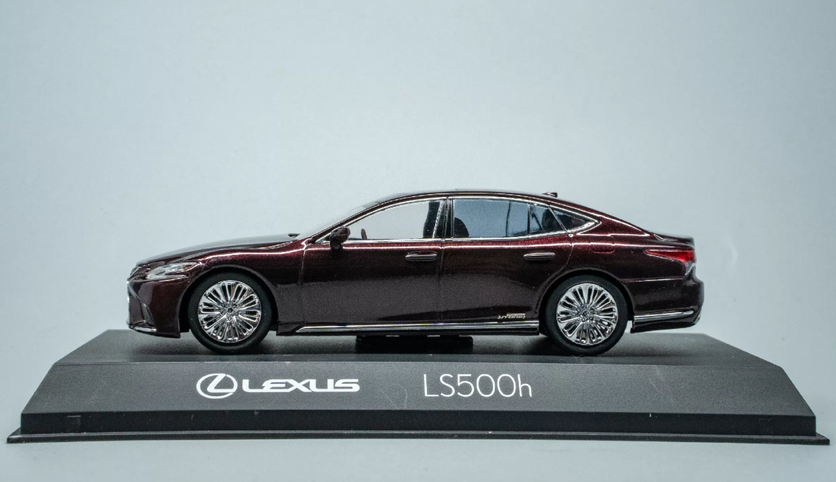 Kyosho 1/43 Lexus LS500h Sonic Agate Red Diecast Model