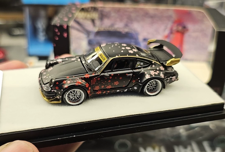 PGM 1:64 Porsche 964 RWB Black Cherry Limited Model