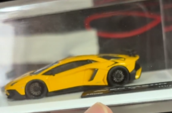 Tardis 1/64 Lamborghini Aventador LP750-4 SV Original Yellow
