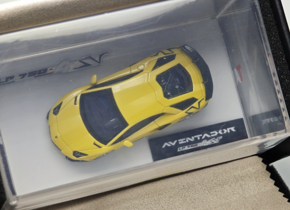 TARDIS 1/64 Lamborghini Aventador LP750-4 SV Yellow Limited 150