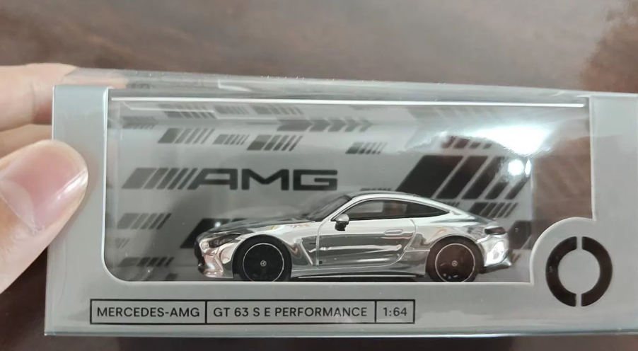KILO 1/64 Mercedes-AMG GT 63 S E Performance Silver HEC Show Edition