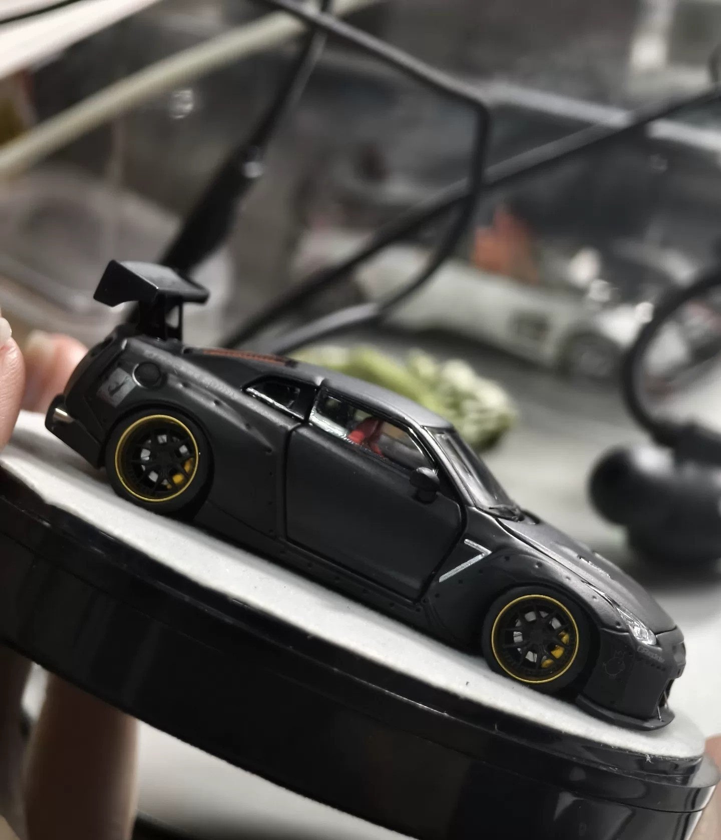 PGM 1/64 Nissan GTR R35 Matte Black Deluxe – All-Open