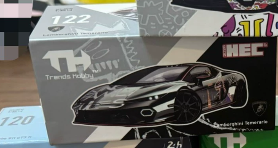 Trends Hobby 1/64 Lamborghini Temerario Basquiat Collaboration