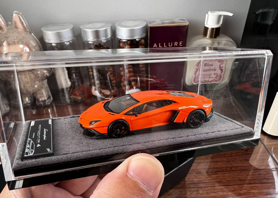 Halo Model 1/64 Lamborghini Aventador LP720-4 Fluorescent Orange Limited 199
