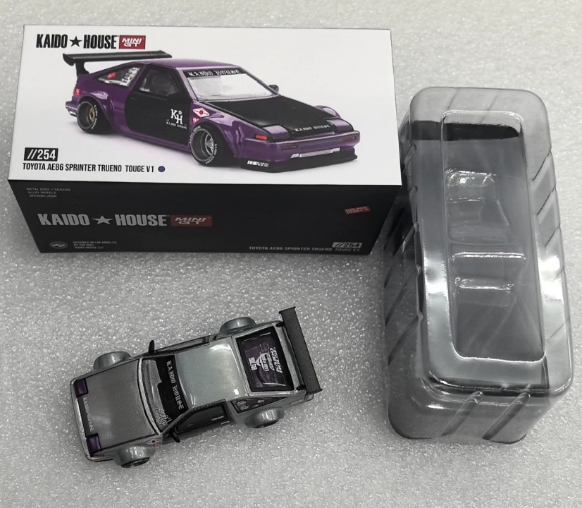 Kaido House Mini GT 1/64 Toyota AE86 Sprinter Trueno Touge V1 Raw Chase