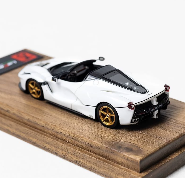 DMH 1/64 Ferrari LaFerrari Aperta White Gold