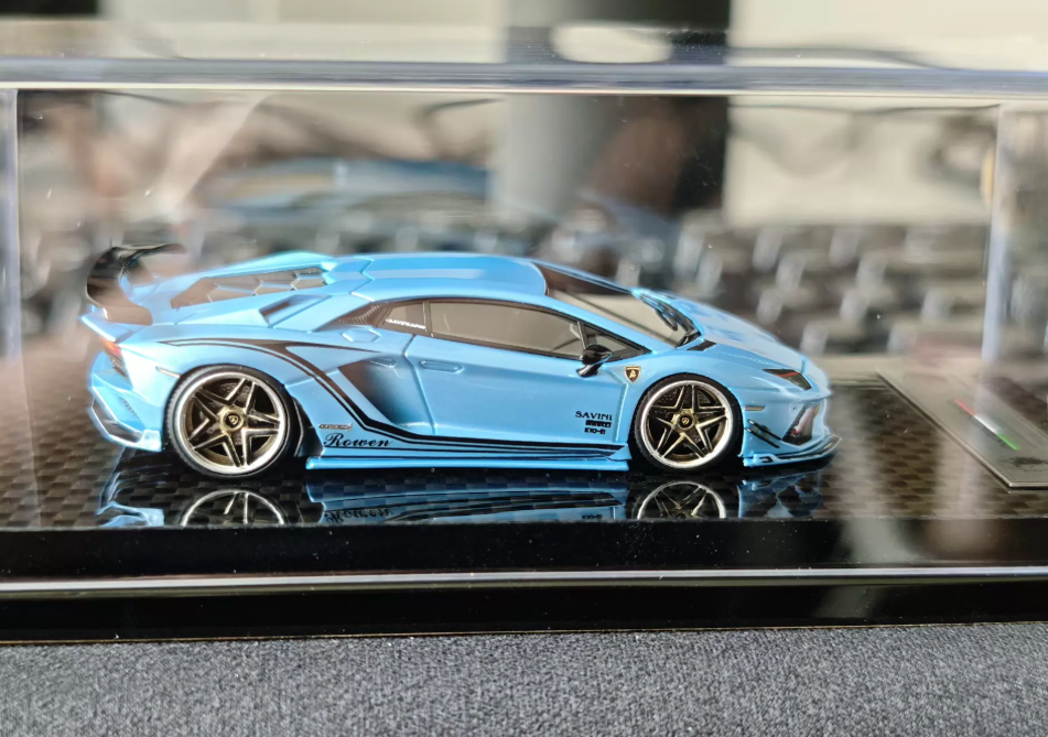 RW 1:64 Lamborghini Aventador S Ice Blue Resin Limited 199