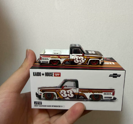 MINI GT 1/64 Chevy Silverado Kaido Intimidator V1 Diecast Car