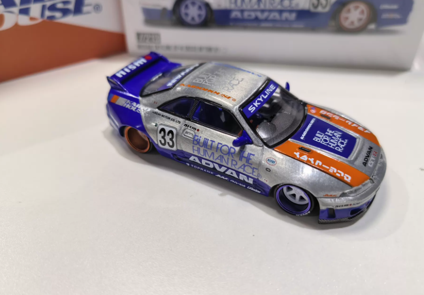 Kaido House MiniGT 1:64 Nissan Skyline GT-R R33 ADVAN Chase Edition Alloy Model