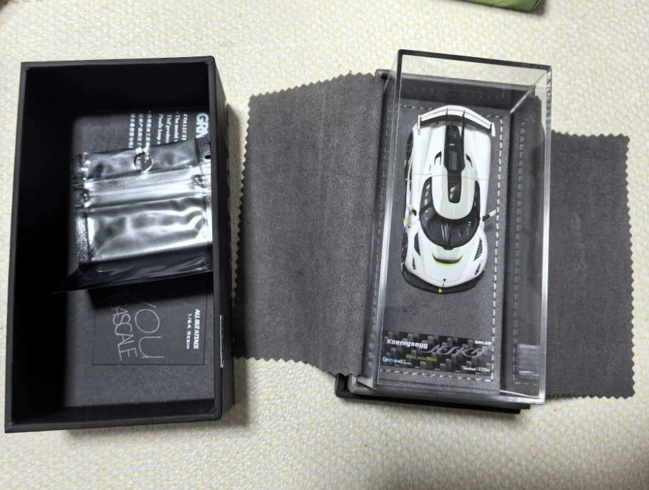 GRYNING 1/64 Koenigsegg Jesko Pearl White