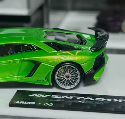 Tardis 1/64 Lamborghini Aventador LP750-4 SV AW Green 33 Custom