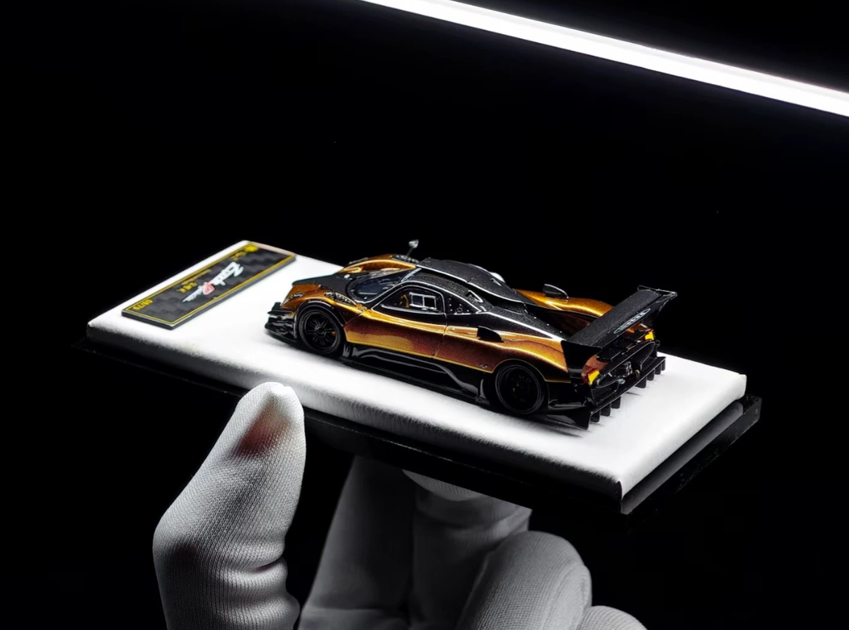 DMH x SuperZ 1/64 Pagani Zonda R Evo Nordic Gold Carbon