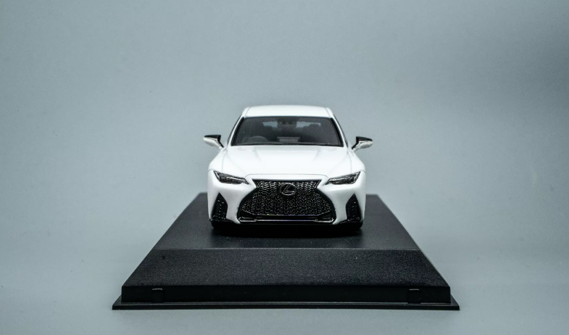 Kyosho 1/43 Lexus IS500 F Sport White Diecast Model