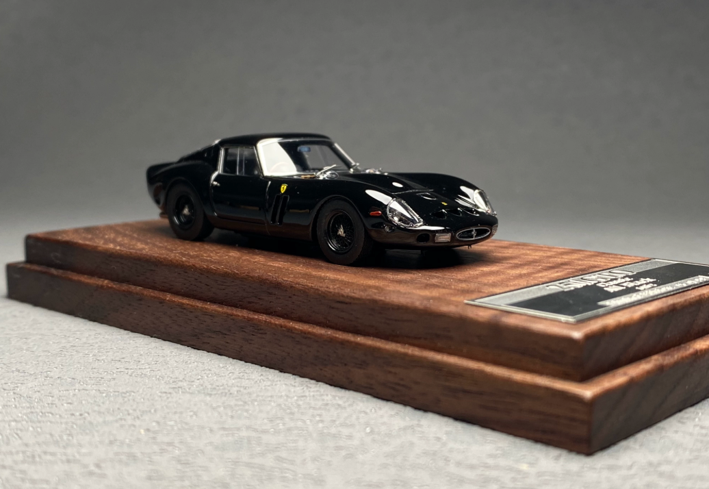 MY64 M64X 1:64 Ferrari 250 GTO Piano Black Resin Model with Wooden Base