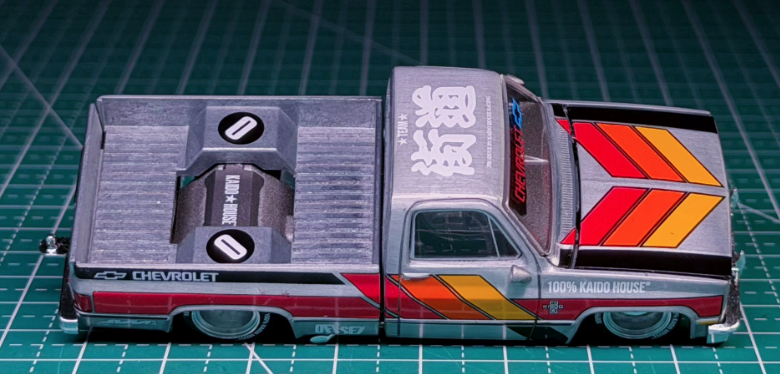 MINIGT 1/64 Chevy Silverado Kaido Works V3 Chase Green Clear Coat