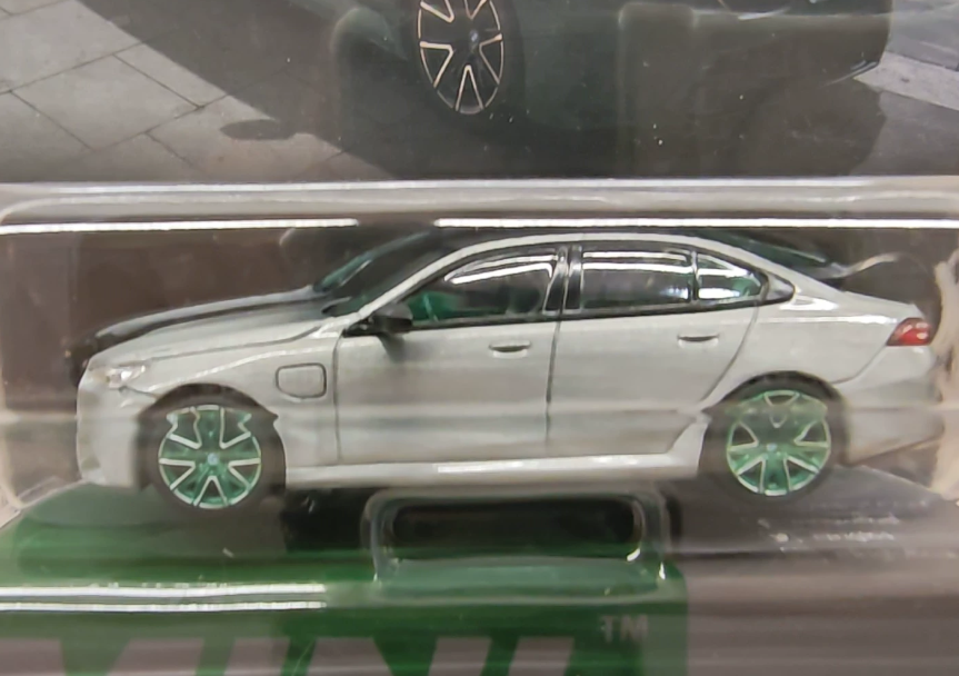 MINI GT 1086 BMW M5 Isle of Man Green Chase Blister 1/64