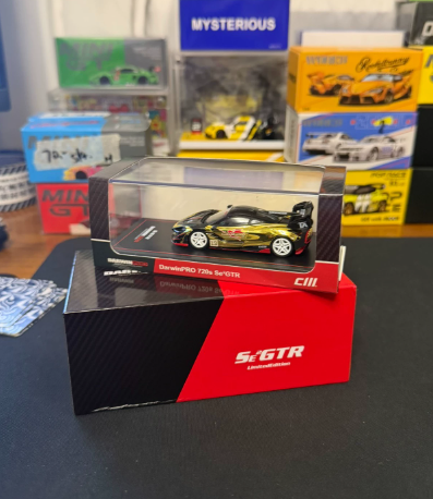 CM DarwinPRO 720s Se2GTR 1:64 Chase Electroplated Gold