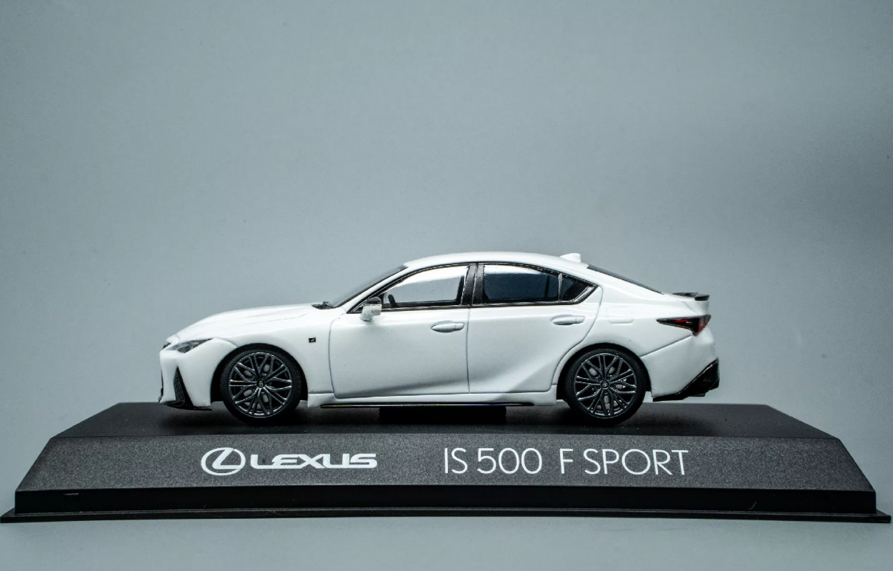 Kyosho 1/43 Lexus IS500 F Sport White Diecast Model