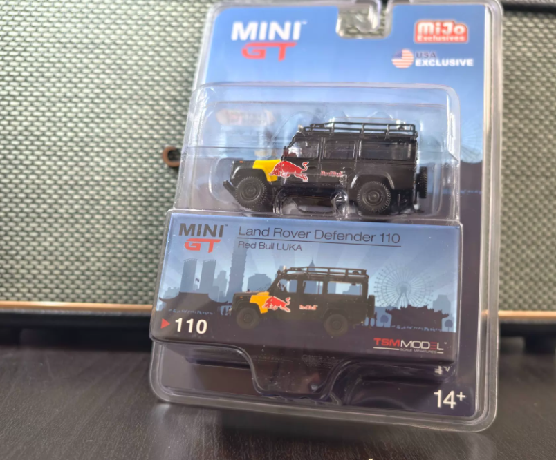 MINI GT 110 Land Rover Defender 110 Red Bull LUKA Blister 1/64