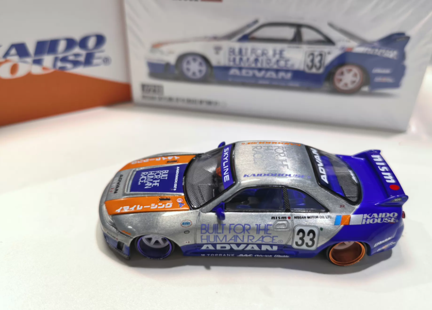 Kaido House MiniGT 1:64 Nissan Skyline GT-R R33 ADVAN Chase Edition Alloy Model
