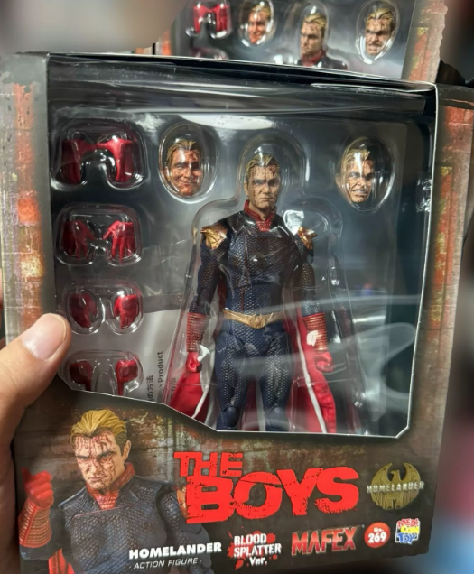 Medicom MAFEX No.269 The Boys Homelander Blood Splatter Ver