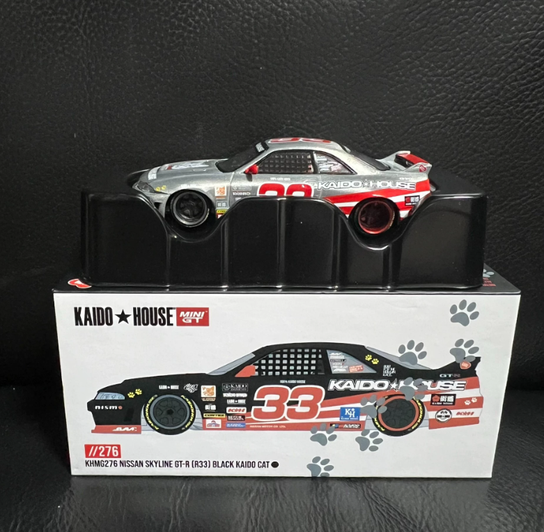 Kaido House MiniGT 1/64 Nissan Skyline GT-R R33 Black Kaido Cat Silver Chase