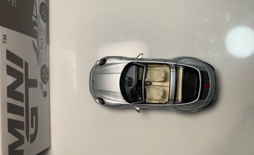 MINI GT 507 Porsche 911 Targa 4S Heritage Silver