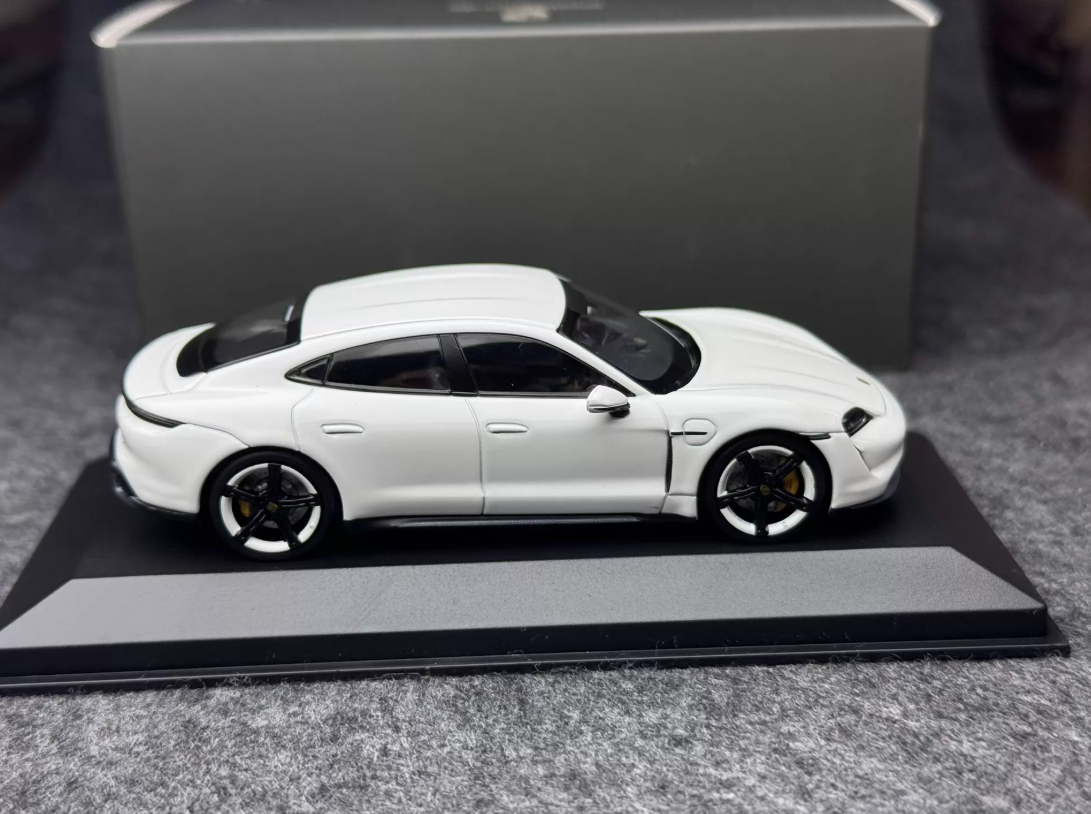 Porsche Original 1/43 Taycan Turbo S White Diecast Model Car by Minichamps