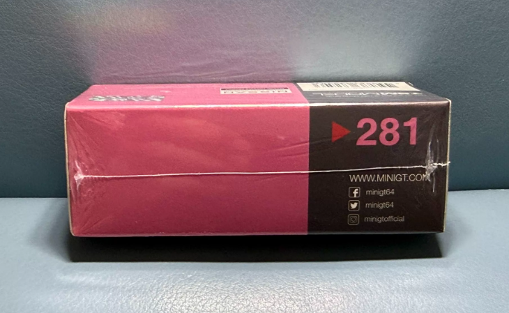 MINI GT 281 LB-Silhouette WORKS GT NISSAN 35GT-RR Pink Class Boxed