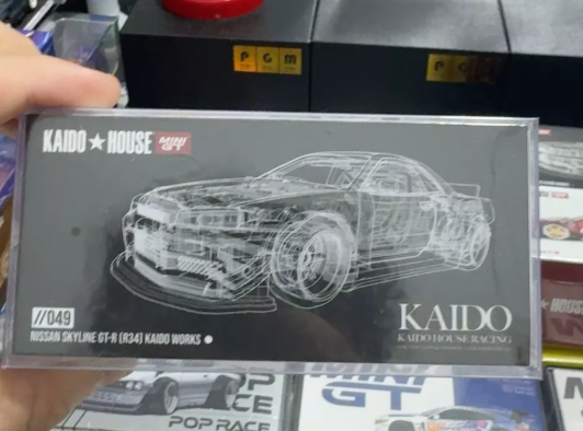 MINI GT 1/64 Nissan Skyline GT-R R34 Kaido Works Pearl White First Edition
