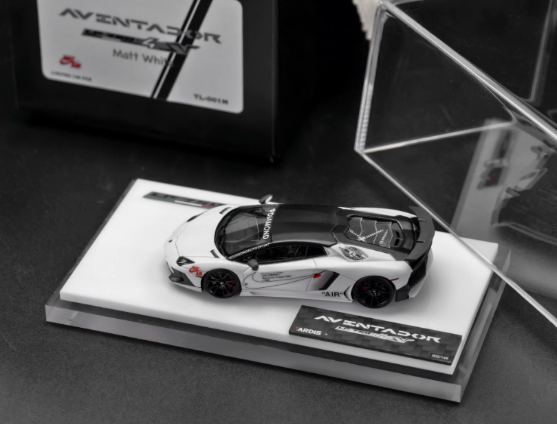 TARDIS 1/64 Lamborghini Aventador LP750-4SV Semi Matt White Resin Model
