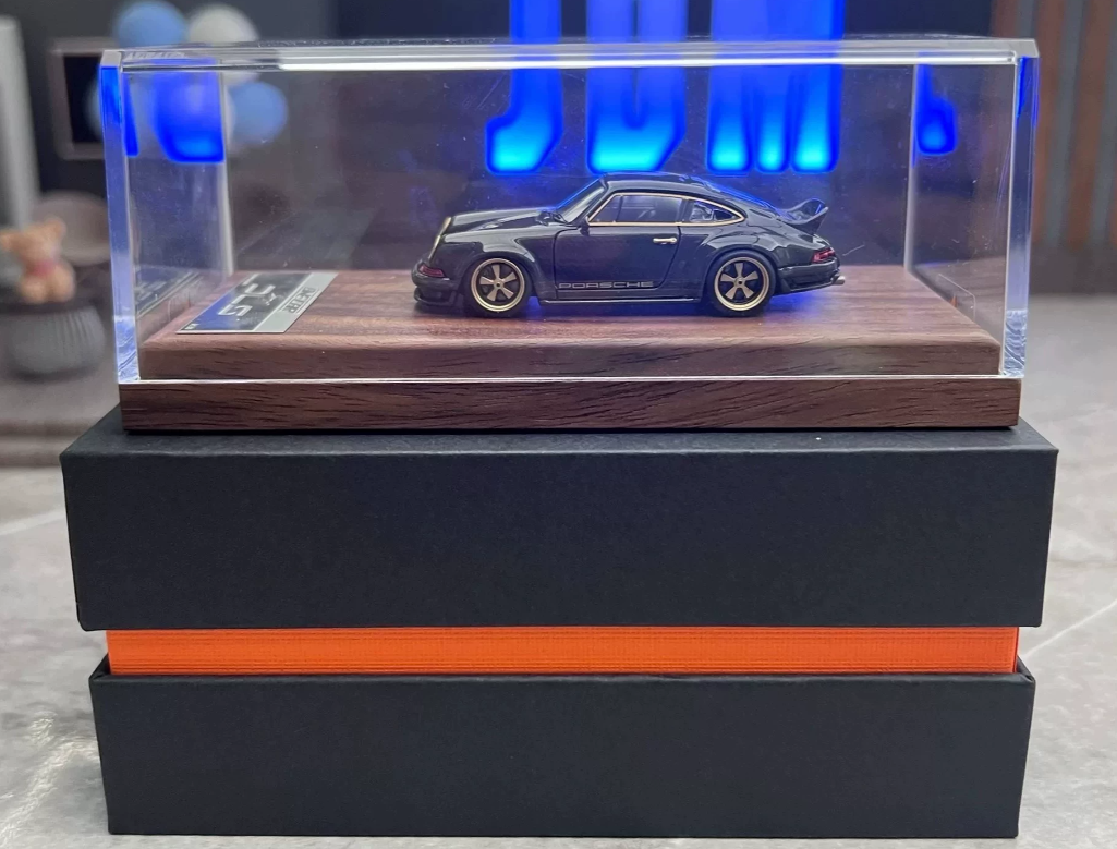 NECAR x HALO 1/64 Porsche Singer 964 DLS Black Gold Carbon