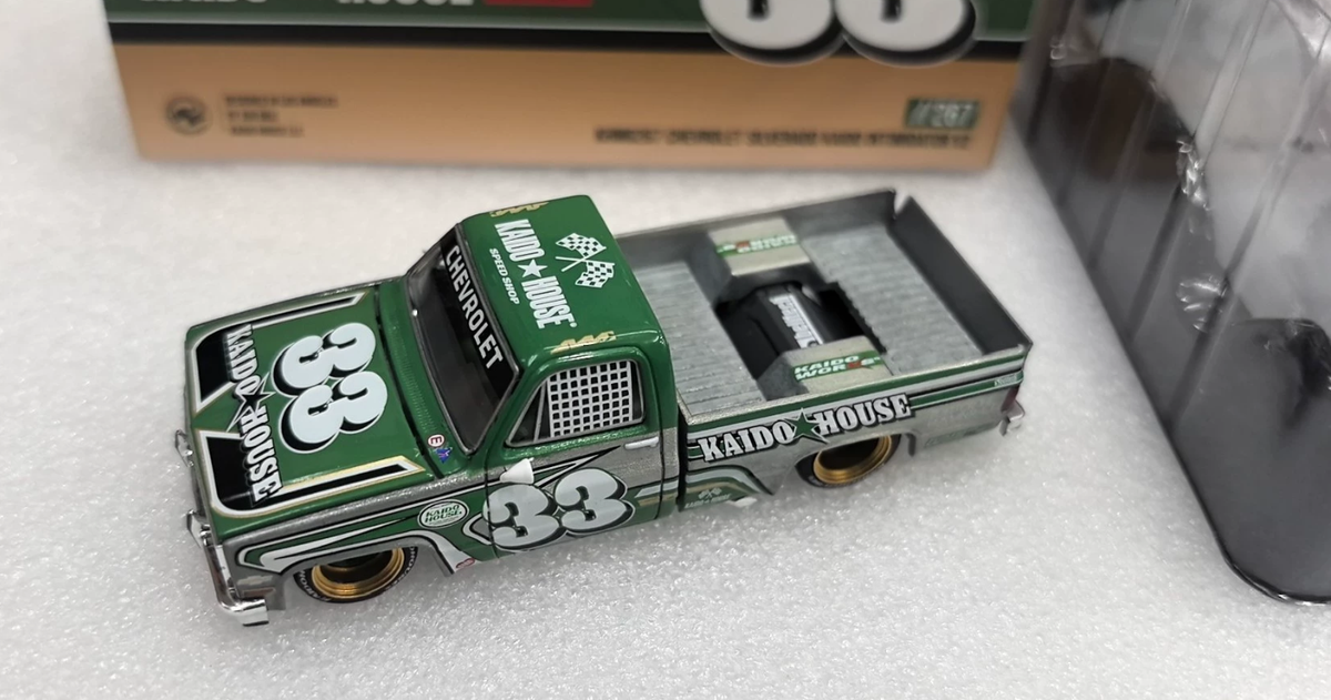 Kaido House Mini GT 1/64 Chevrolet Silverado Kaido Intimidator V2 Chase