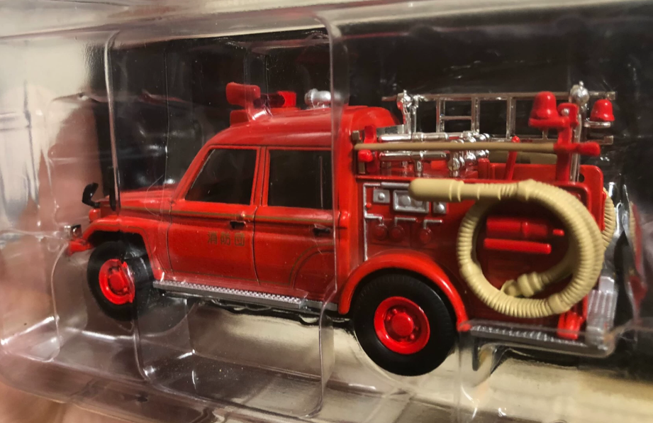 1:43 Toyota Land Cruiser Fire Brigade Red Diecast Model with Hose Ladder